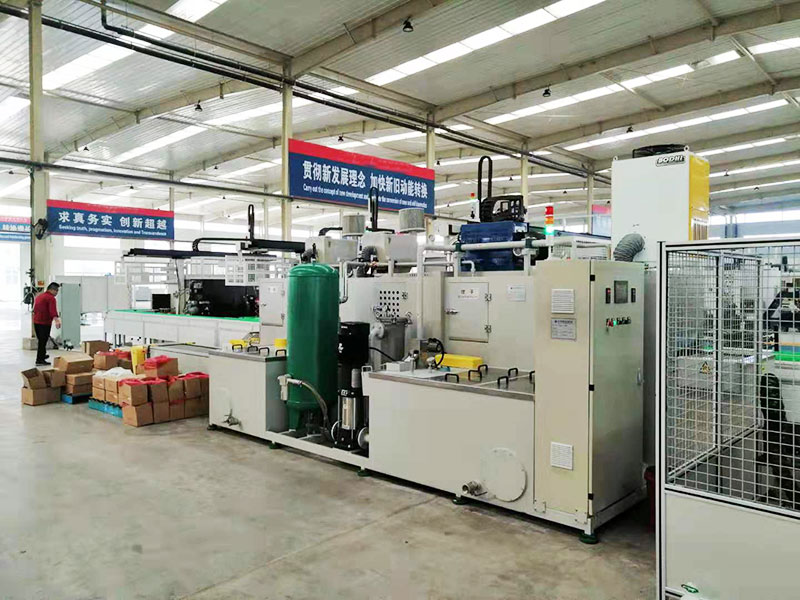  連續通過式清洗機清洗涂油線